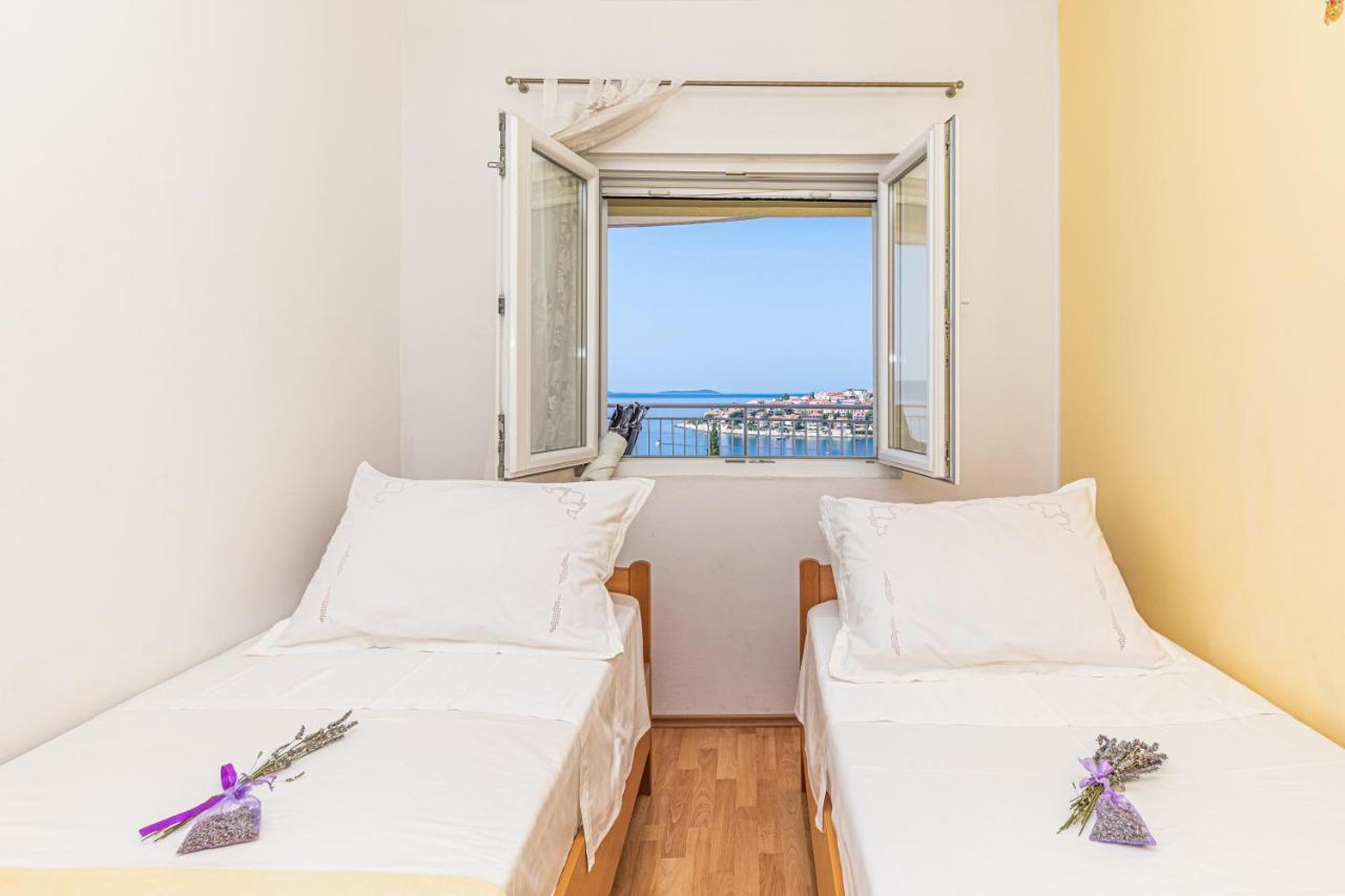Apartments Villa Nea Leona Trogir Buitenkant foto