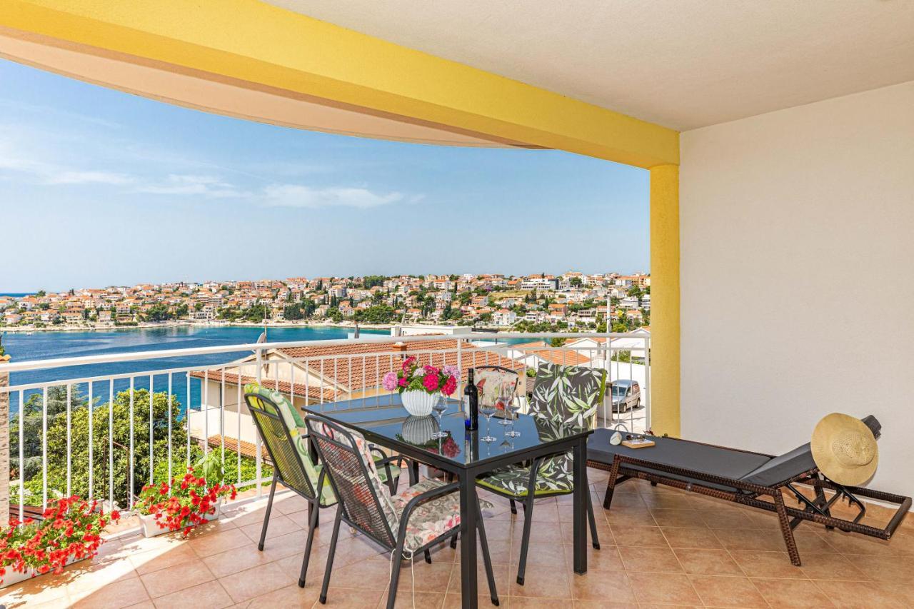 Apartments Villa Nea Leona Trogir Buitenkant foto